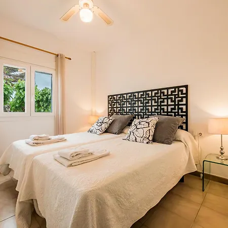 Pilar Frontline With Great Seaviews Close To Free Ac Wifi فيلة