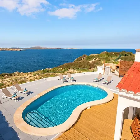 Pilar Villa *