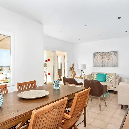 Pilar * 埃斯·梅卡达尔