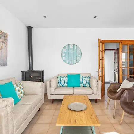 Pilar فيلة إيز ميركاذال